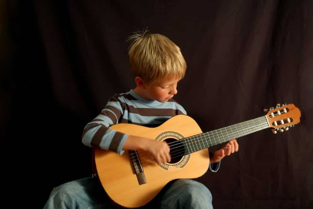לימוד גיטרה לילדים
